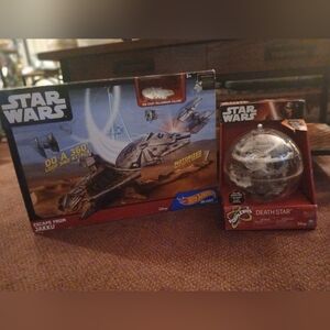 Star Wars Hot Wheels Escape From JAKKU &Star Wars Perplexity Death Star